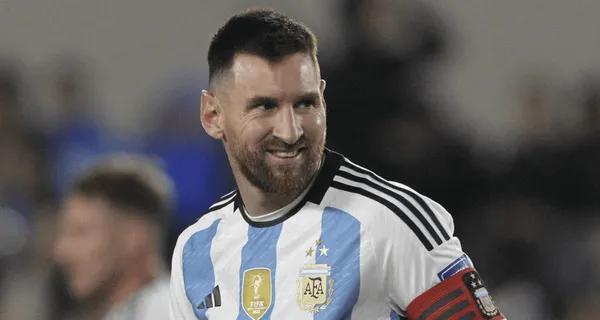 The player with the greatest possibility of replacing Messi, if he is not a starter against Bolivia