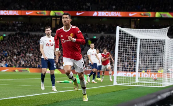 The Portuguese striker has scored the first goal of the match between Manchester United and Tottenham in the framework of matchday 12 of the Premier League at Tottenham Hotspurs Stadium in London.