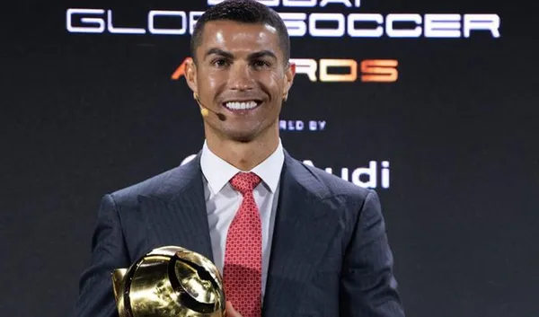 The Portuguese traveled to the Globe Soccer Awards with his wife and his son and this is what he spent.