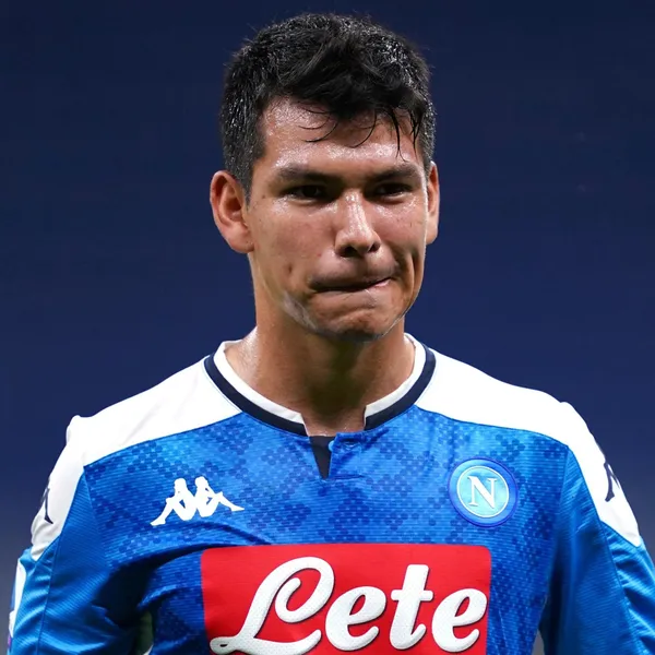 The possibility of Hirving Lozano to arrive to the French league is very close, since the Italian team board has put an amount close to 50 million euros for him