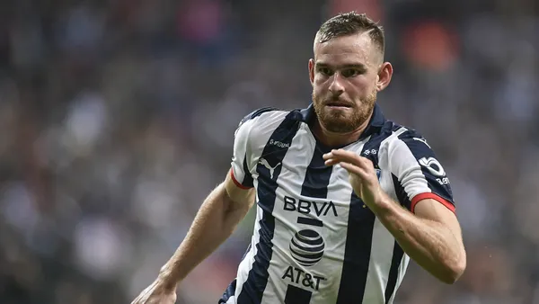 The Rayados de Monterrey player, Vincent Janssen published some photographs through his Instagram account, where he announced the engagement with his girlfriend Talia, a few weeks ago.
