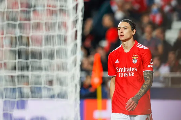 The Red Devils are looking to replace Edinson Cavani.