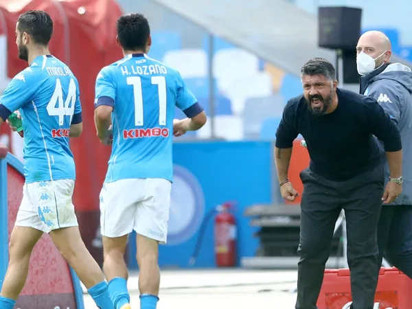 The relationship between Gennaro Gattuso and 'Chucky' Lozano has improved over the months, but this does not imply that the player receives constant shouting from his coach.