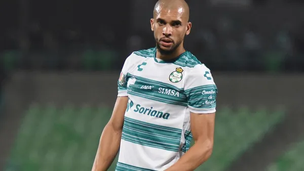 The Santos defender received the last document he was missing before the exams.