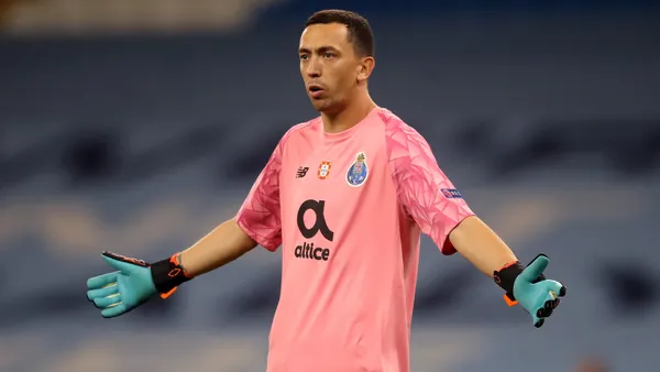 The story of a key player in all his teams but who is not recognized in his country of birth.