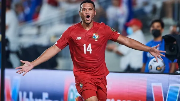 The striker is one of the most dangerous offensive weapons of the Canal team.