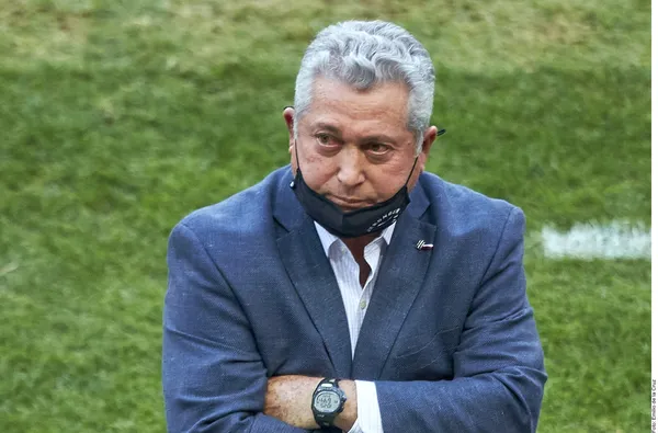 The team was very criticized after the defeat on Week 15 and fans asked for an urgent change that the head coach is evaluating.