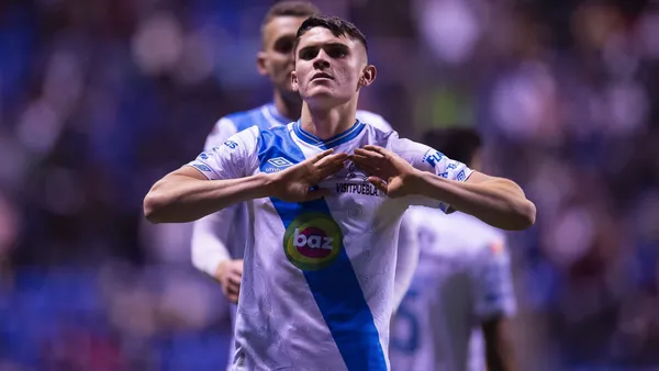 The two clubs are not only fighting for a place in the Mexican soccer semifinals, but also for the player.