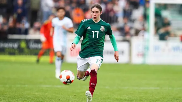 The young star of El Tri made a dream play.
