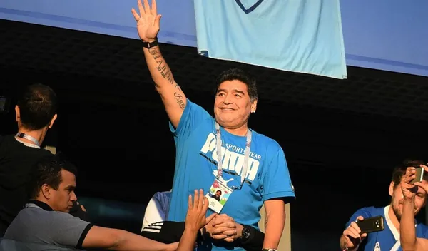 There are several people who claim that Diego Maradona performed some miracles and the enthusiasm of the fans grows.