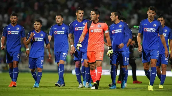 There is a player is experiencing his worst moment since he was a Cruz Azul player and not even his teammates tolerate his attitudes.