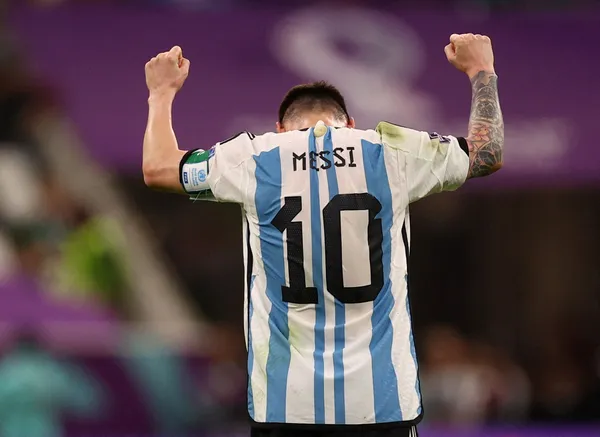 They reveal the cost that he would have for the Messi jerseys that he wore in the World Cup and the difference with which he auctioned off Ronaldo's.