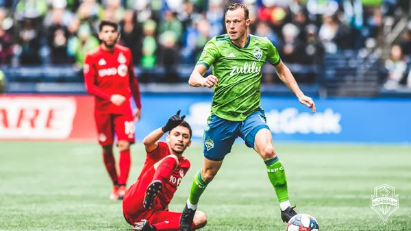 They're on the verge of signing Brad Smith, from Seattle Sounders.