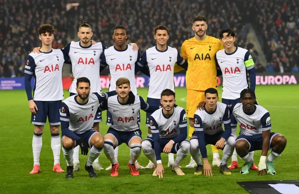 This player arrived as a real star at Spurs and now he would leave Europe in the midst of a results crisis for the team.