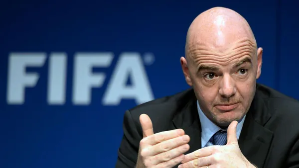 Through a statement, the body chaired by Gianni Infantino pointed out that it welcomes satisfaction the decision of the British government to allow vaccinated players to travel.