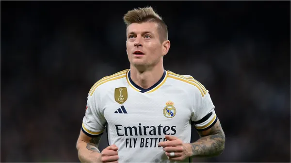Toni Kroos gets heavily booed in the Al Awal Park Stadium while playing agaisnt Atletico Madrid.
