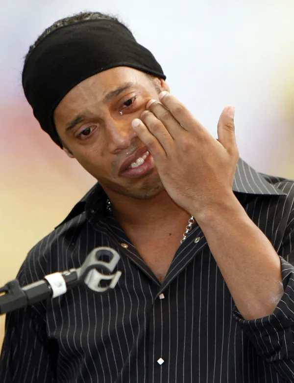 Undoubtedly, the new figure of Ronaldinho surprised everyone and rumors grow that he would not be taking care of himself at all.
