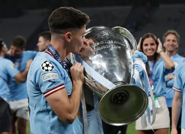 Unexpectedly, the two European teams seeking the signing of Julian Alvarez after his UEFA Champions League crown