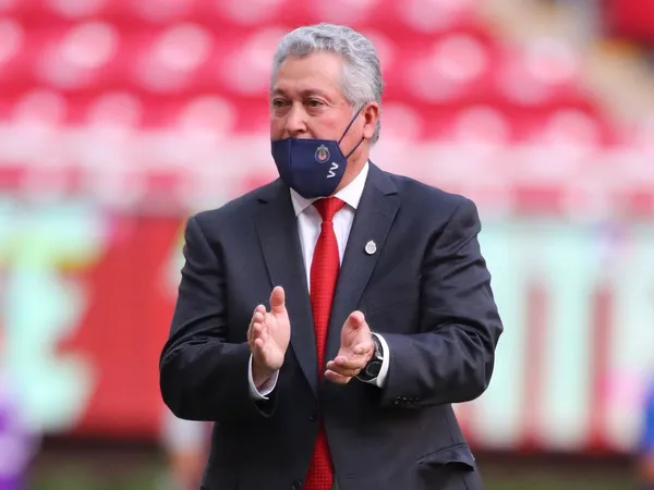 Victor4 Manuel Vucetich is undergoing an exceedingly difficult time in Chivas, and his departure from the Mexican club could be imminent after the last message he received.