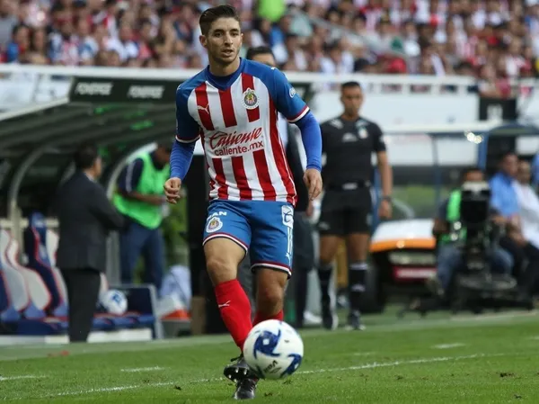 Vucetich cannot figure how to set the attack against Leon and Brizuela apparently has some ideas.