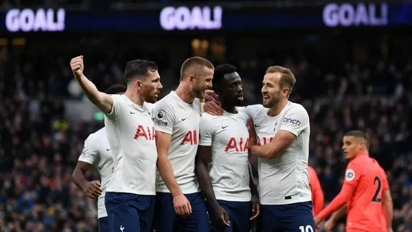 Which players will Conte field against Leicester City?