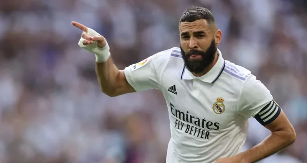 While at Real Madrid he earns a significant salary, what Karim Benzema would receive at Manchester United
