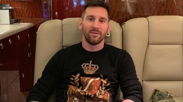 While David Beckham will attempt to bring Lionel Messi to MLS, let's see the amazing appartment Lionel Messi bought in the most exclusive zone of Miami.
