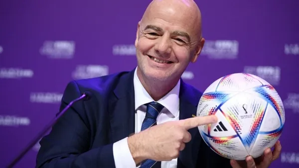 With a view to the next World Cup, Gianni Infantino, FIFA president, is proposing a change in playing time from 90 minutes to 100 minutes.