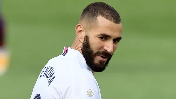 With his two goals against Borussia Mönchengladbach, Karim Benzema is getting himself a place among the best UEFA Champions League players ever and he is smelling a record.