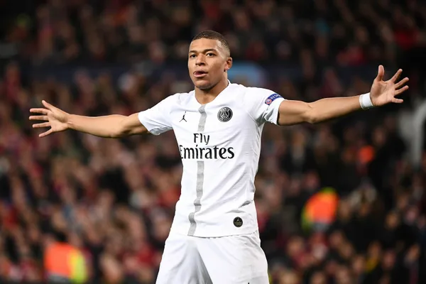 With less than 24 hours to the end of the summer transfer window, Real Madrid has pulled out of the race to sign Kylian Mbappe. PSG was bent on a €200m deal but Real Madrid was willing to offer only €170m.