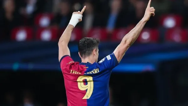 With Robert lewandowski's new record, Barcelona praised its striker and involved Cristiano Ronaldo in its message.