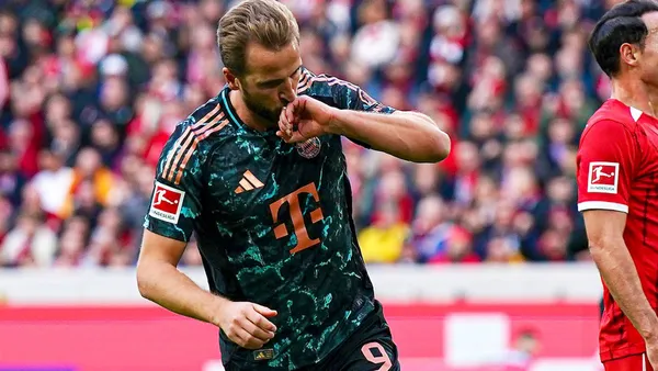 With this he reached 16 goals in 17 matches this season.