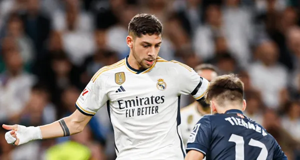 Within just a few seconds, Valverde manages to score the first point for Real Madrid.