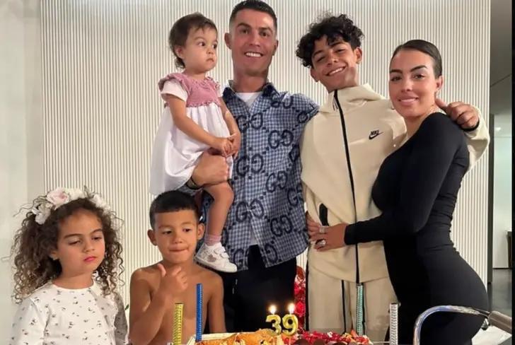 (PHOTOS) This is how Cristiano Ronaldo celebrated his 39th birthday