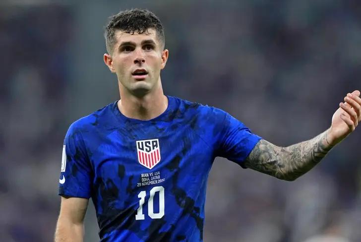 Christian Pulisic with the US national team jersey. (Source: ESPN)
