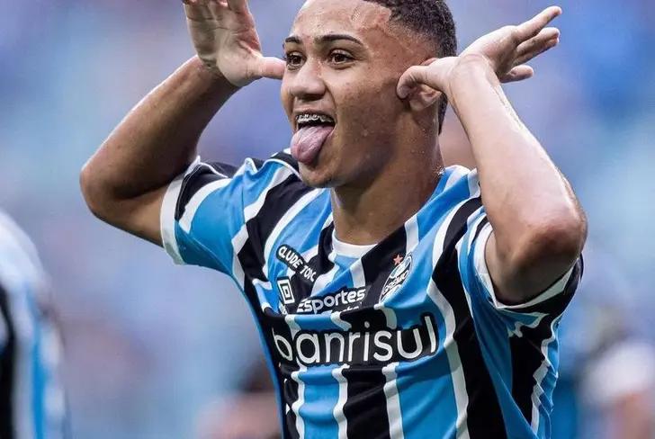 Image taken from Gustavo Nunes' official Instagram account