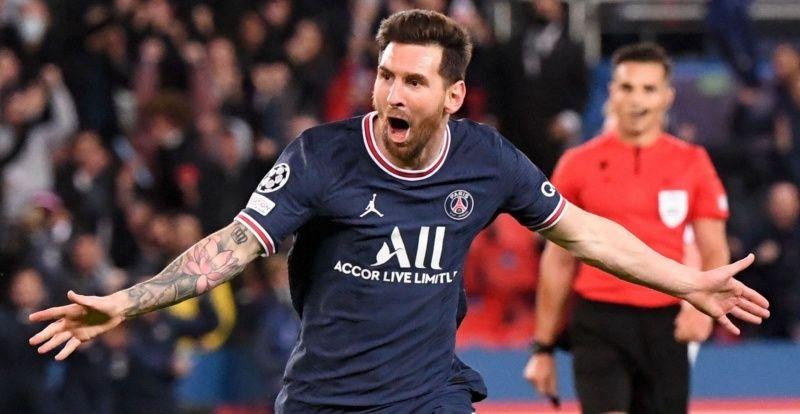 
   Lionel Messi scored his first PSG goal against Manchester City 
 