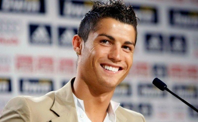 
   Cristiano Ronaldo almost perfect face 
 