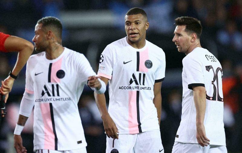 
   Messi, Neymar &amp; Mbappe do not help out PSG in defense 
 