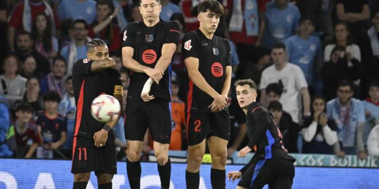 Barcelona's dream team in jeopardy: Financial constraints threaten ambitious signings