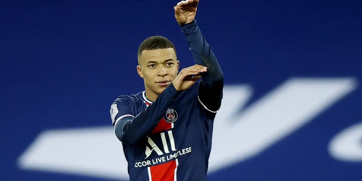 French striker loves luxuries