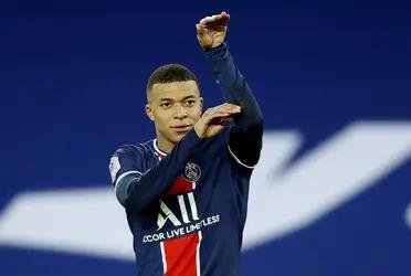 French striker loves luxuries