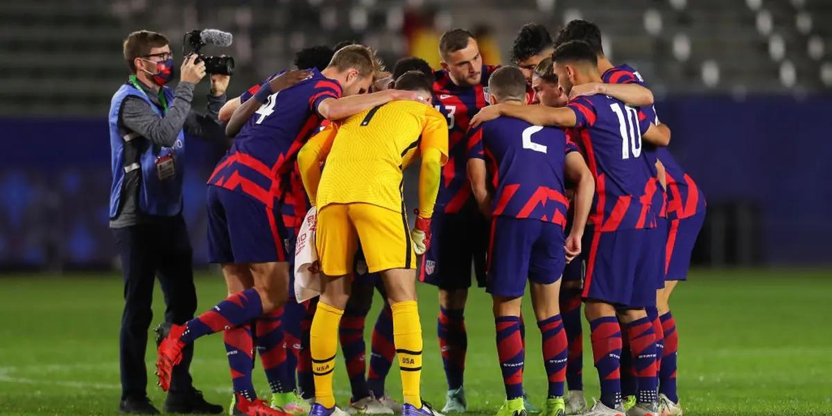 He currently plays for Porto B.