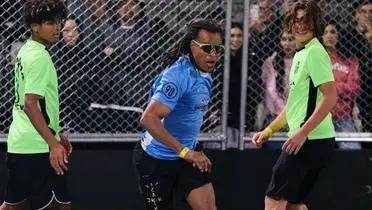 Photo: Versus website.