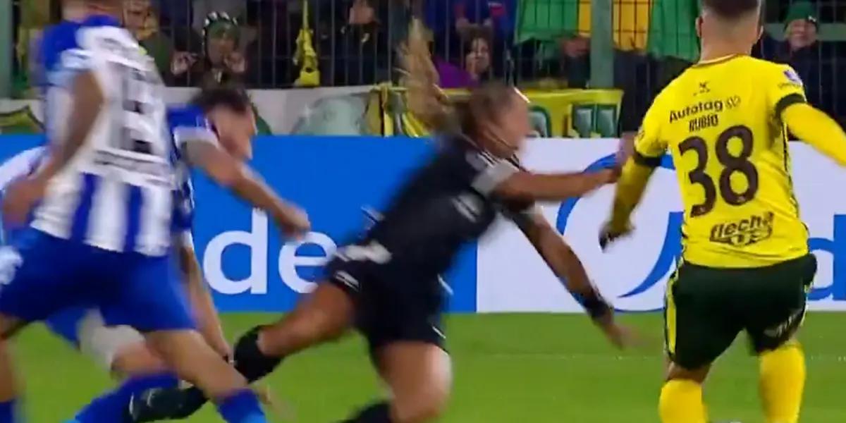 Referee. PHOTO: Scrremshot X