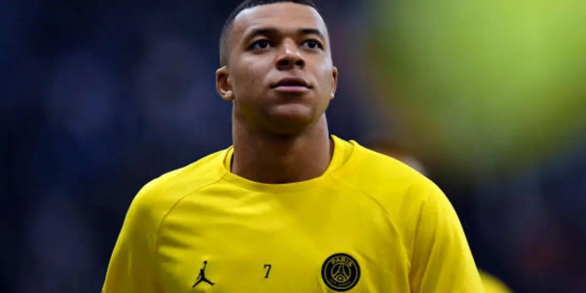 A camera closely followed the Frenchman, who regretted the score of his teammate at PSG