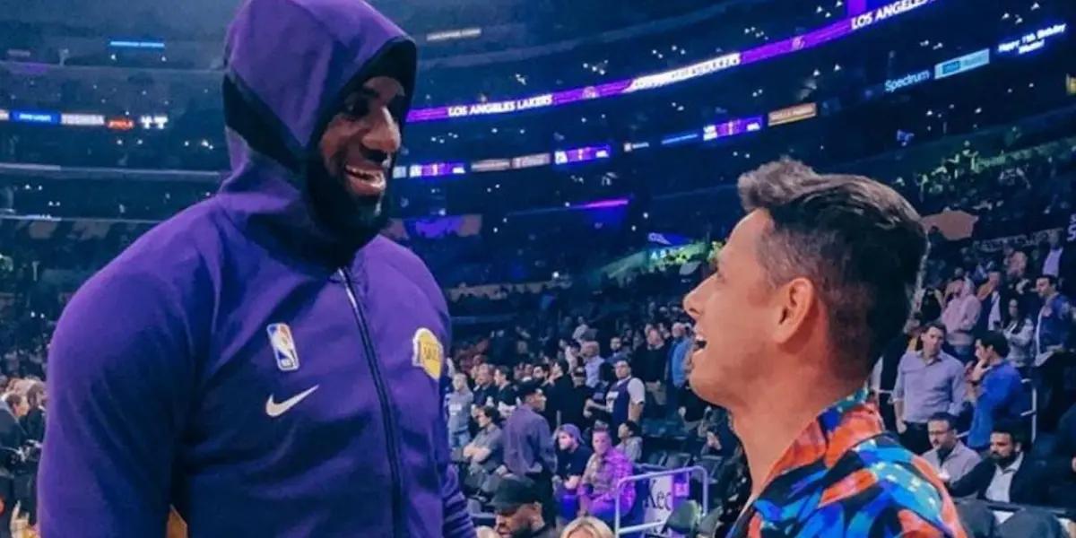 A few days before his debut in the 2021 MLS season, Javier Chicharito Hernández gets ready, drawing inspiration from LeBron James.