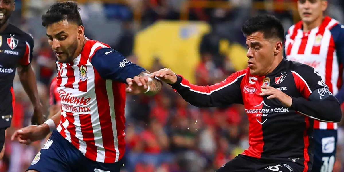A fierce fight on social networks between a player from Club Deportivo Guadalajara and a player from Atlas ended up involving the wife of one of the players.