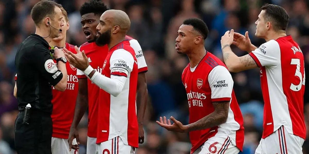 A large amount of money was wagered on an Arsenal player receiving a yellow card in a match, which is being investigated.
