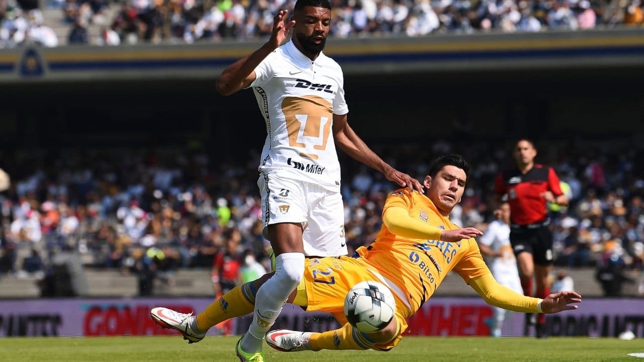 A penalty in stoppage time gives Tigres the win.